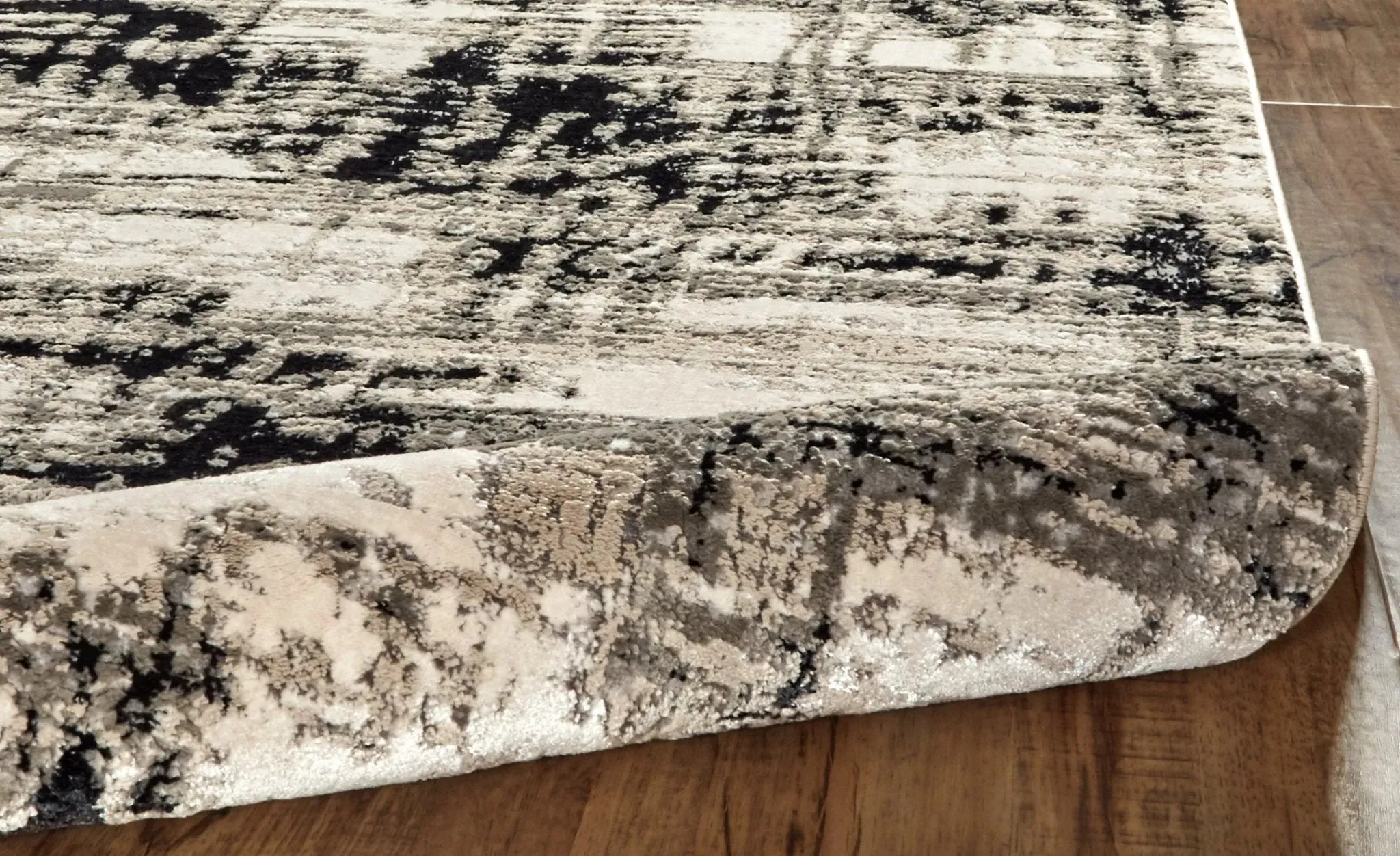 Micah 3339F Silver/Black Rug