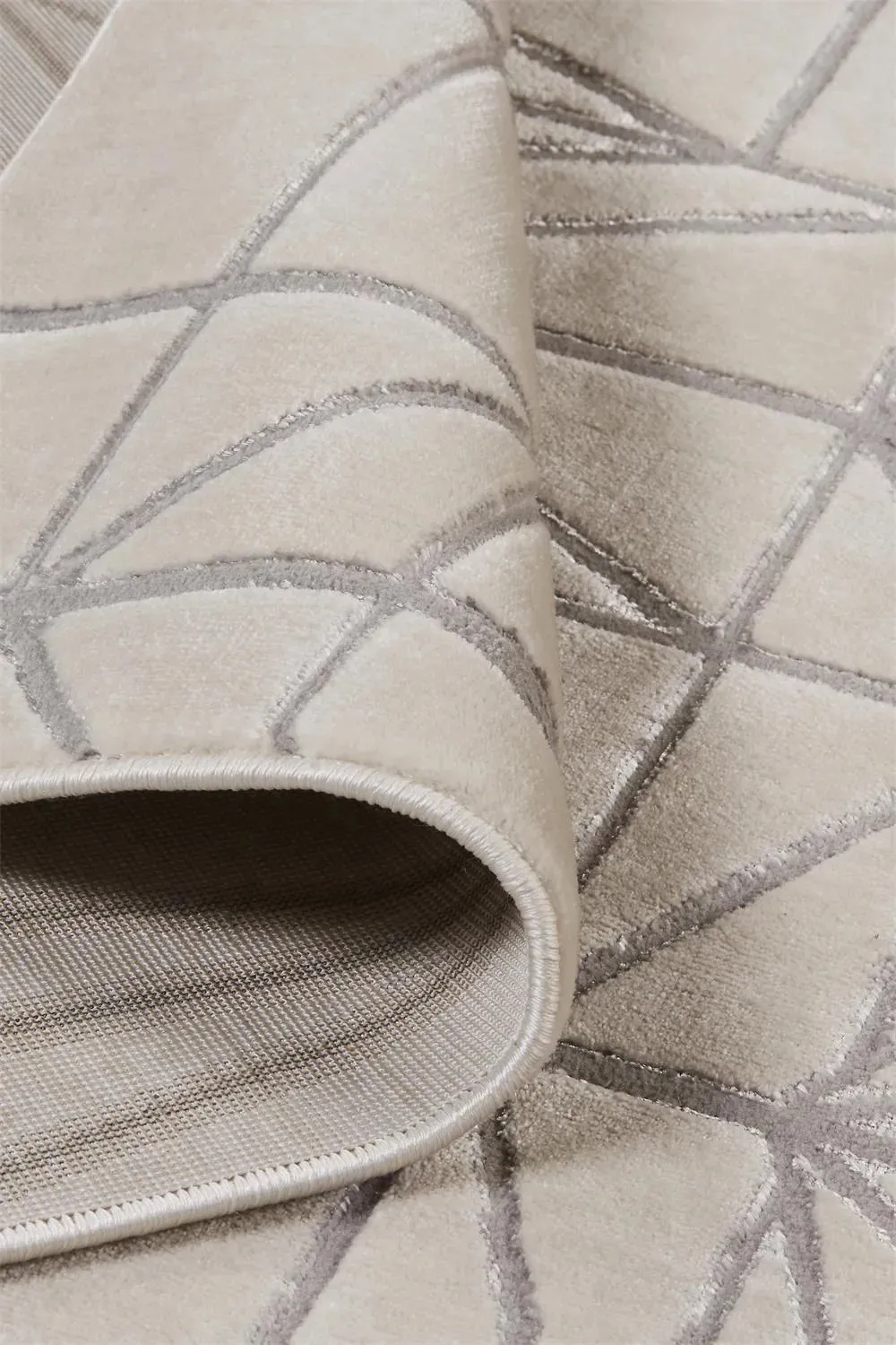 Micah 6943045F White/Silver Rug