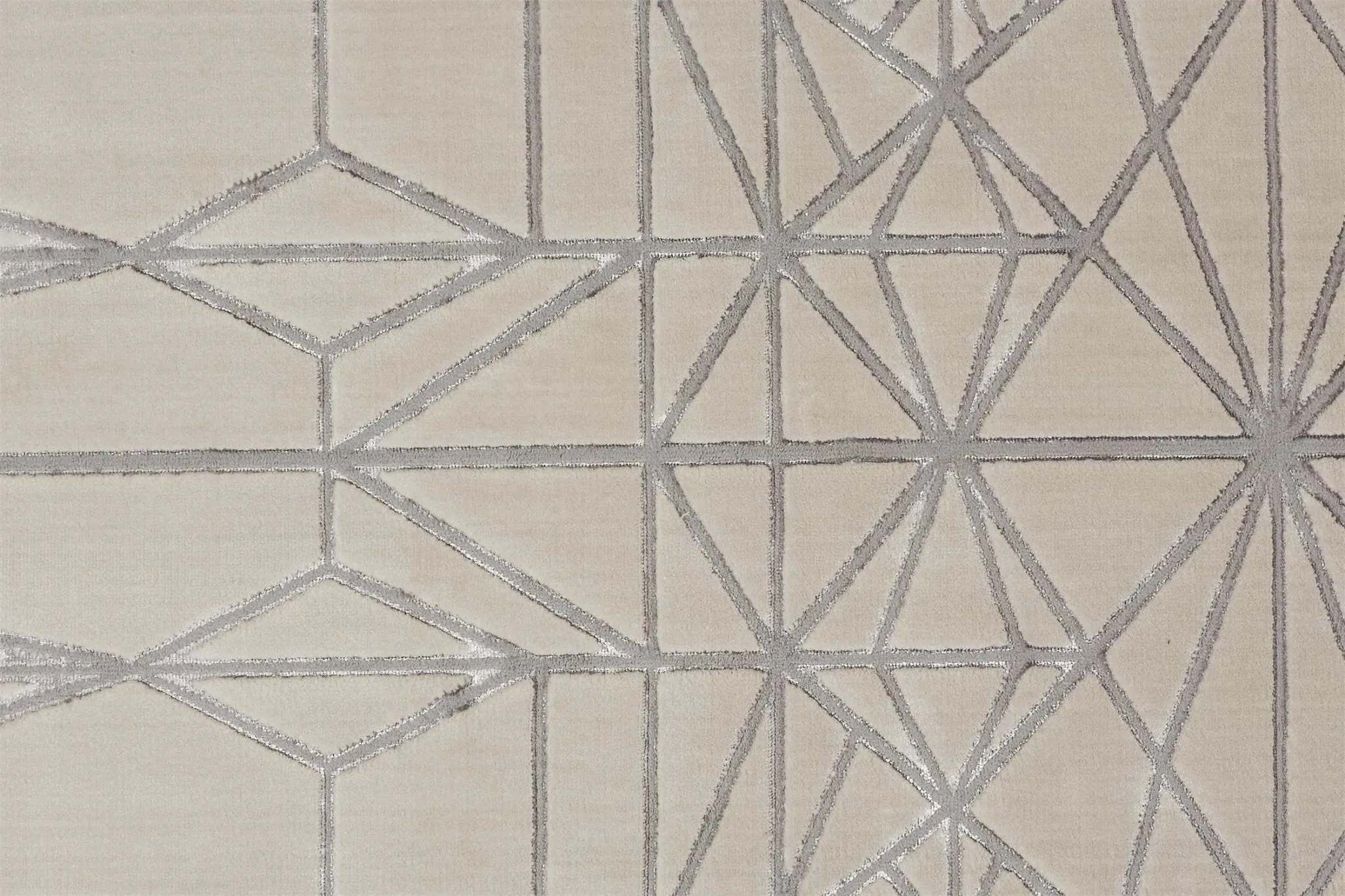 Micah 6943045F White/Silver Rug